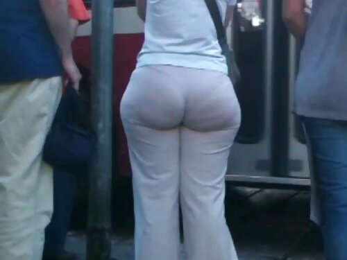 Una ragazza con due  ...